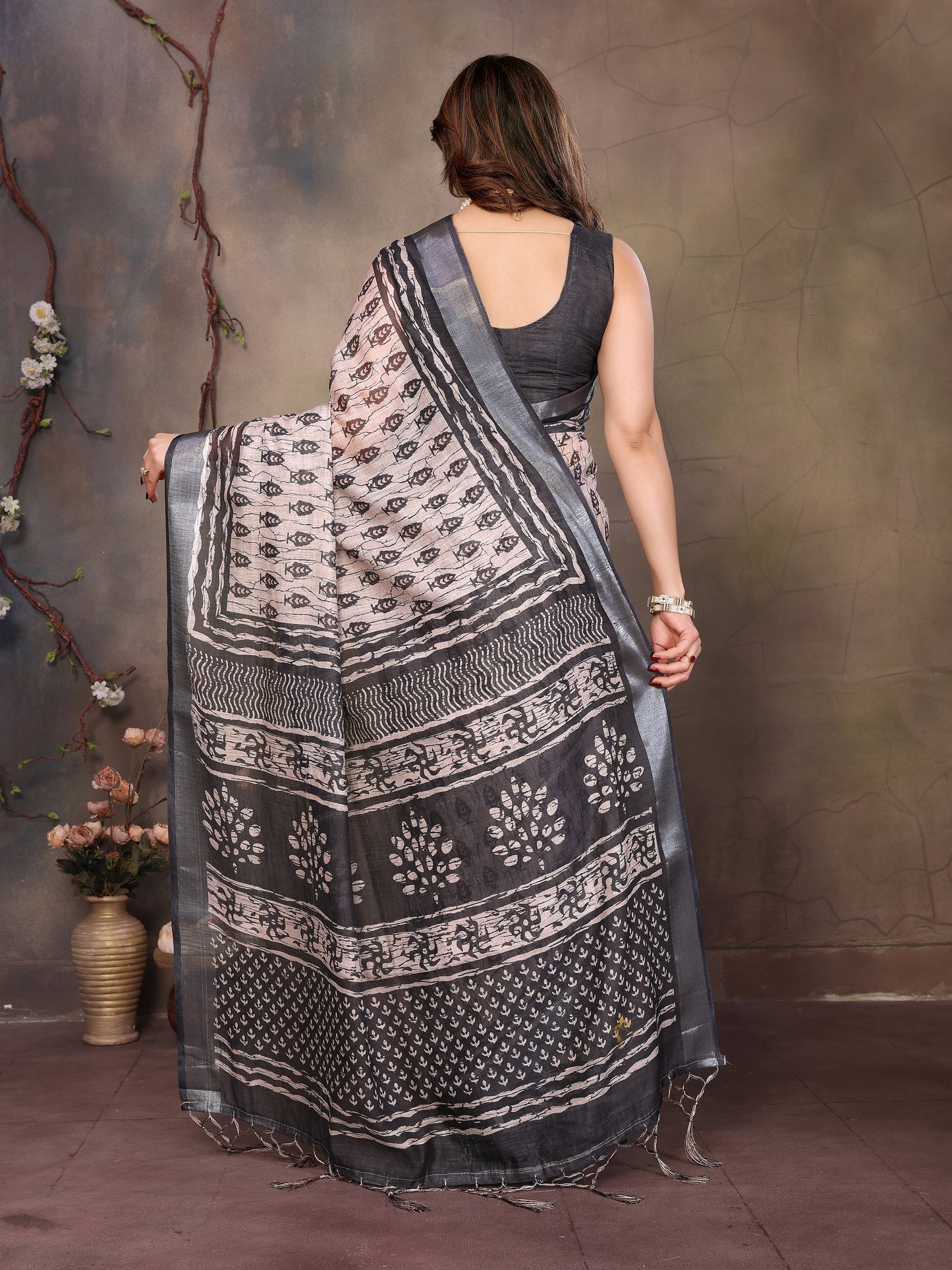 Pure Tredy New Collection of cotton linen Saree with Blouse