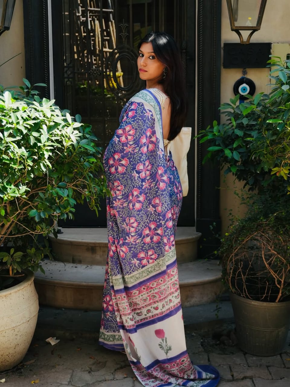 Grace in Bloom – Traditional Look with Modern Charm 🌿💜”