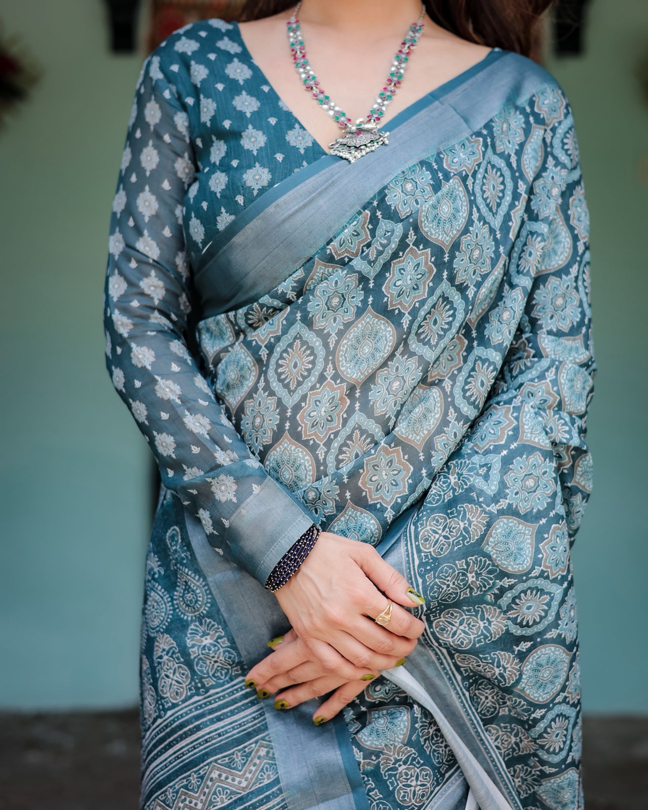 💙 REGAL BLUE BEAUTY 💙 Pure Linen Saree with Tassels