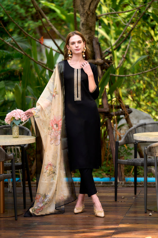 Zarina Black Kurta Set