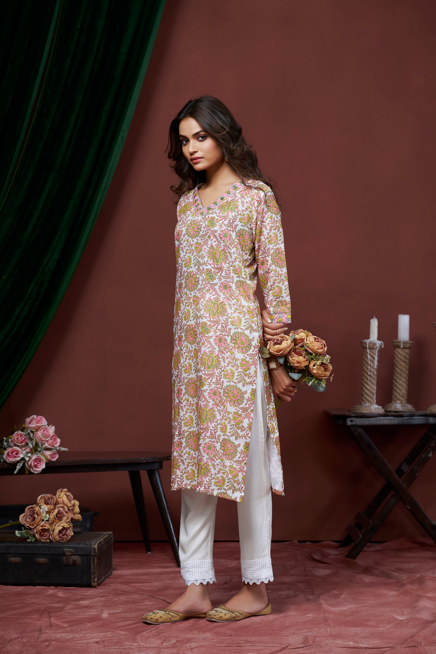 Women Floral Print Straight Kurti