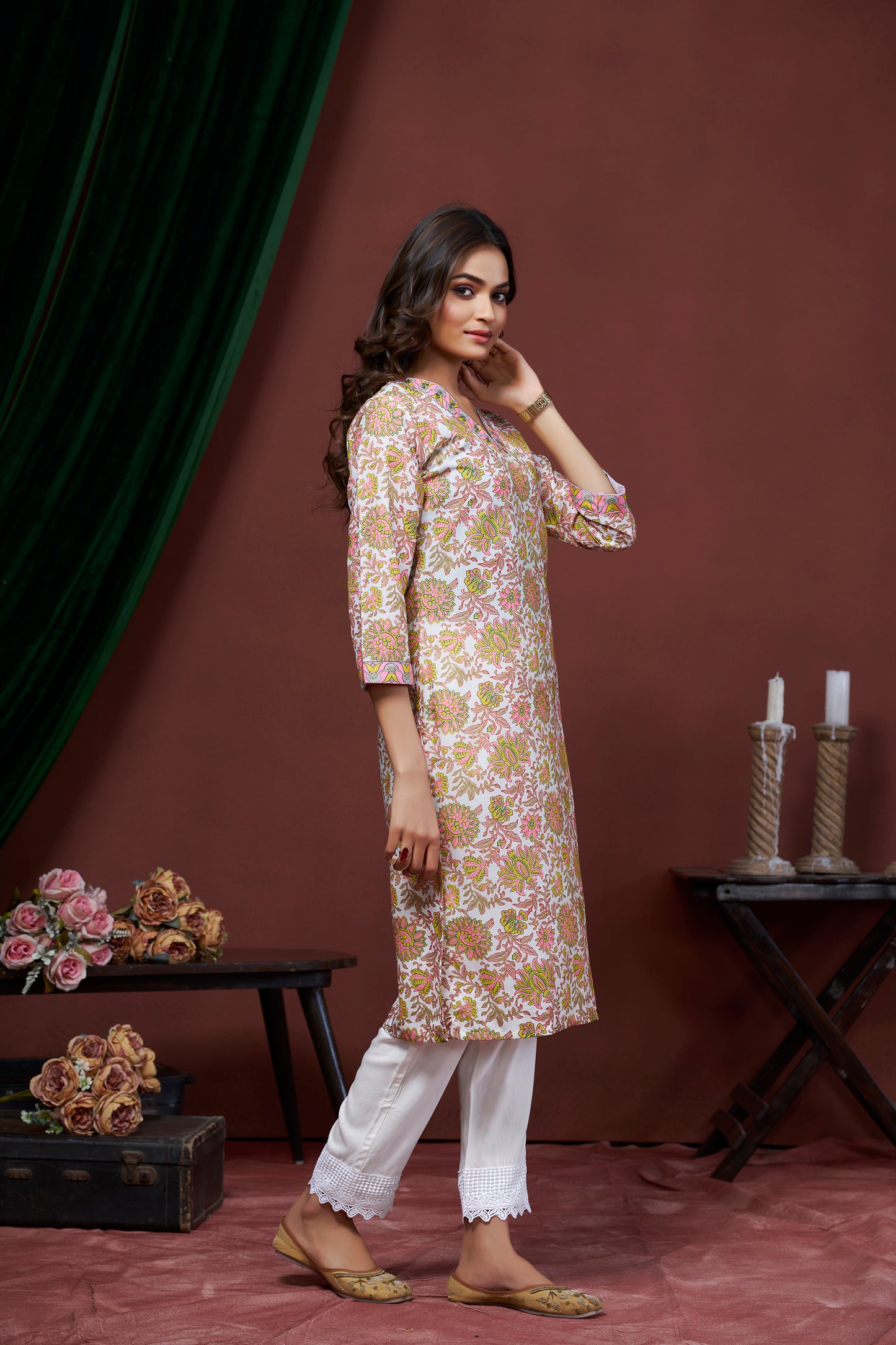 Women Floral Print Straight Kurti
