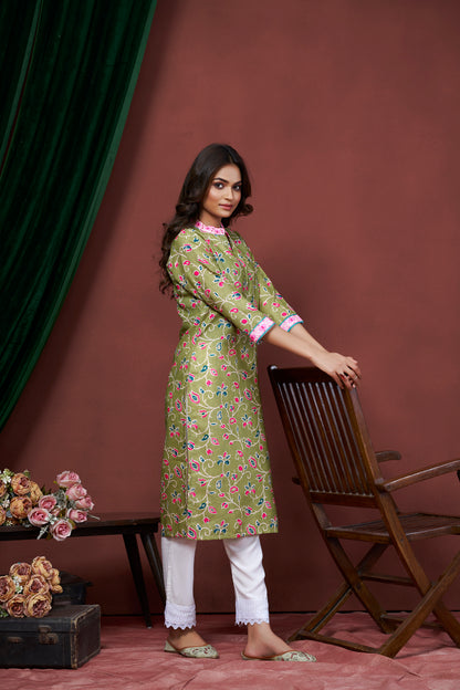 PRISCA Paisley Printed Notch Neck Panelled A-Line Kurta