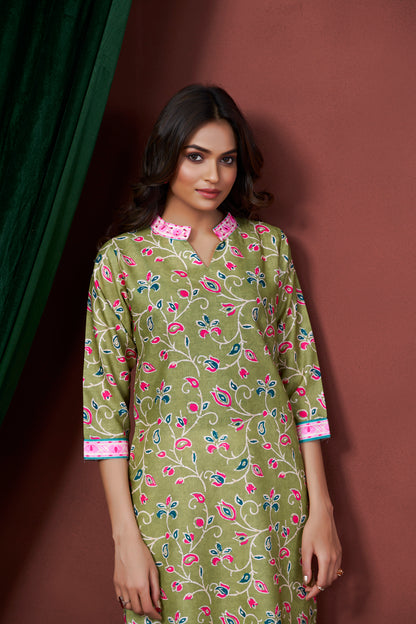 PRISCA Paisley Printed Notch Neck Panelled A-Line Kurta