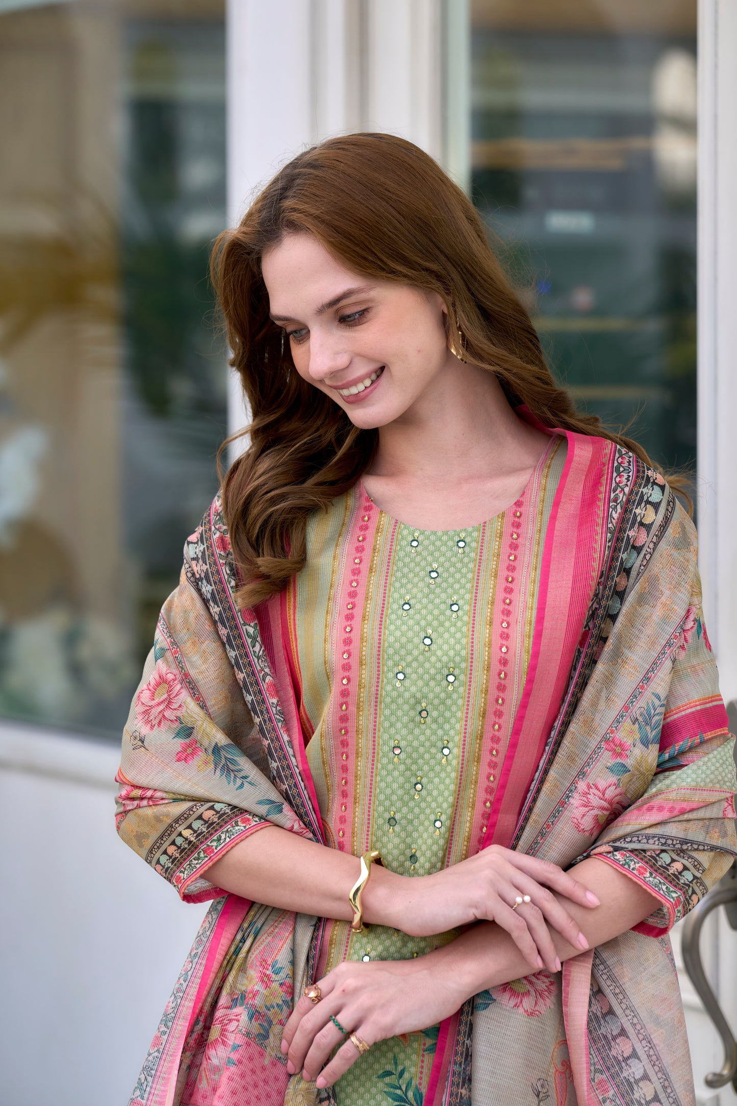 SHOWOFF Women's Floral Straight Kurta and Trouser