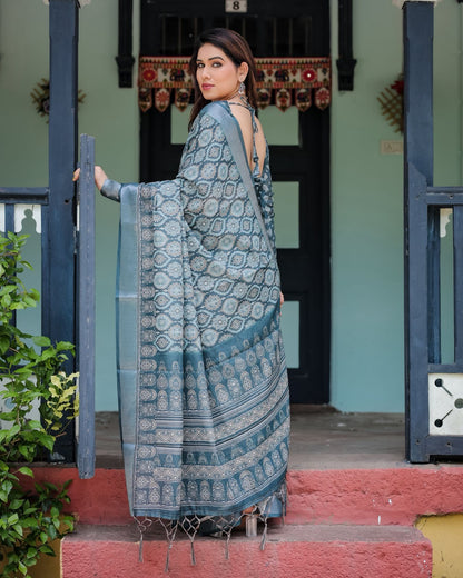 💙 REGAL BLUE BEAUTY 💙 Pure Linen Saree with Tassels