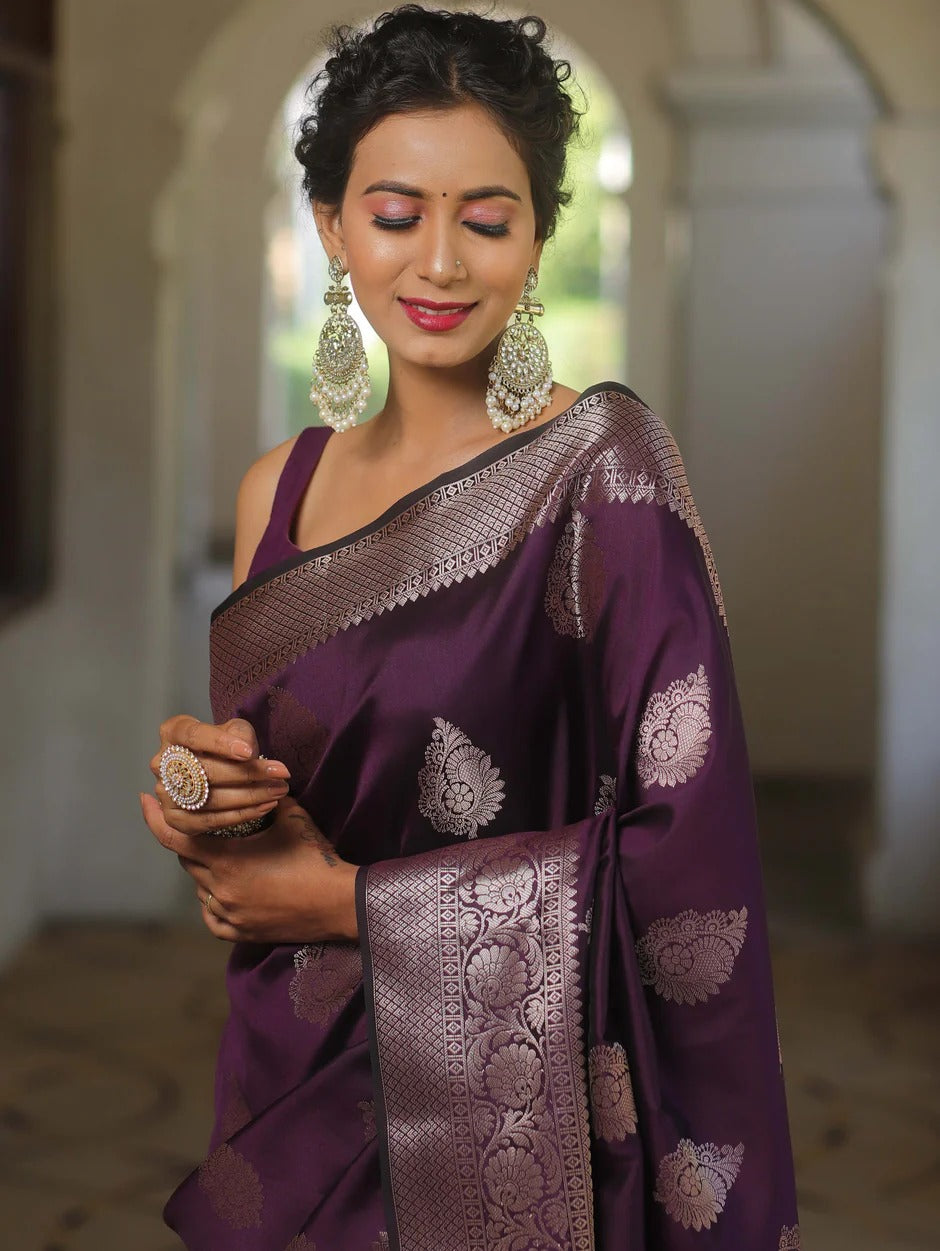 Trendy Lichi Silk Weaving Lavender Saree With Blouse Piese